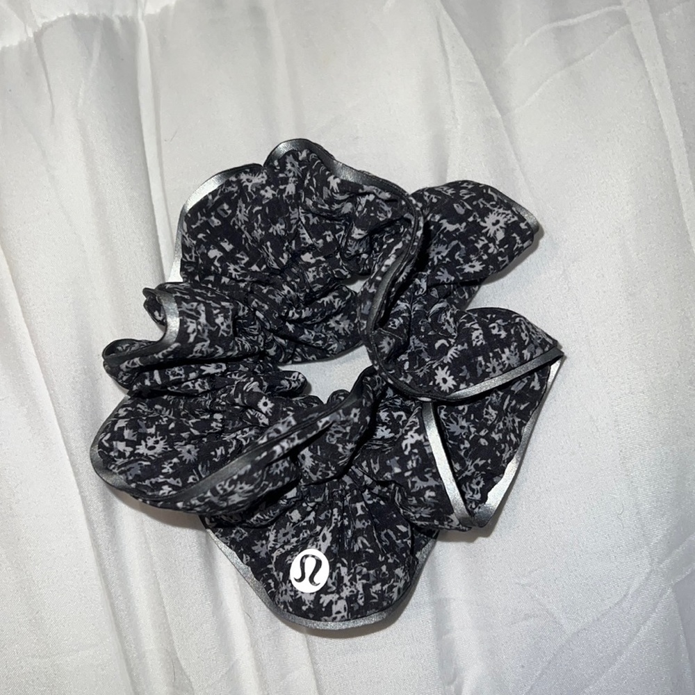 Lulu lemon scrunchie